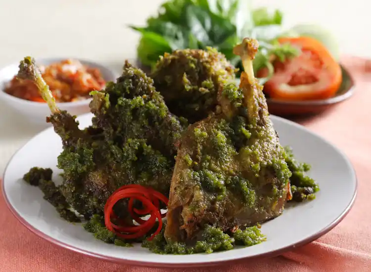 Resep Bebek Cabe Ijo Khas Padang yang Pedas Gurih