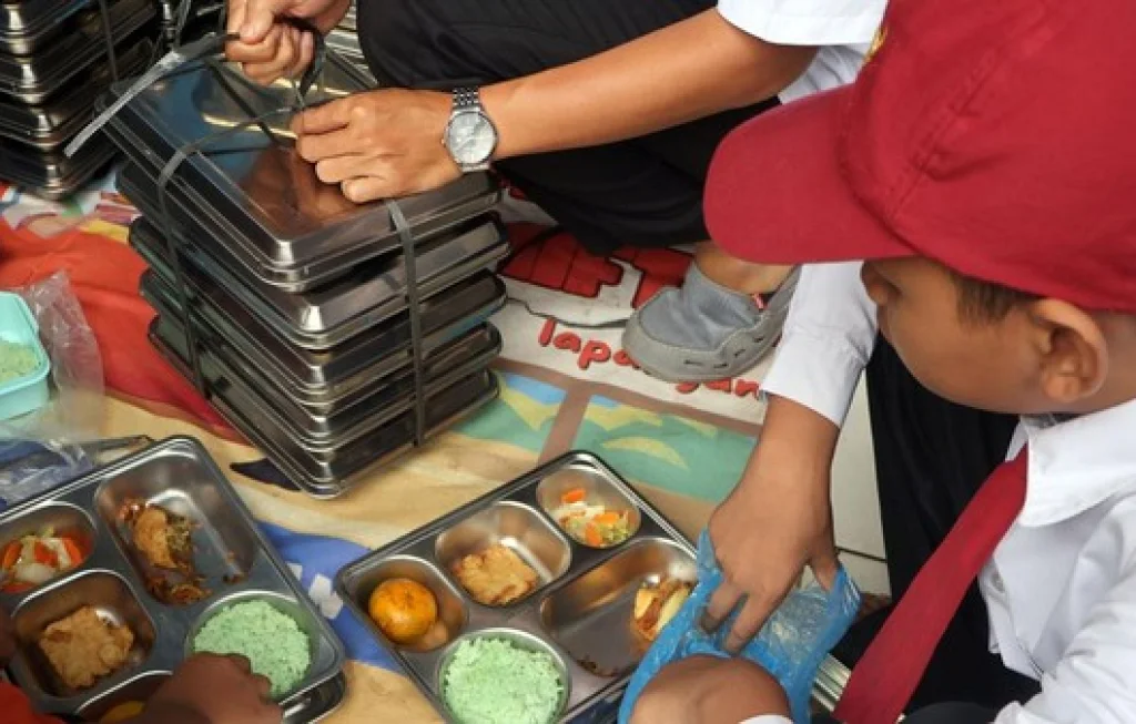 siswa dipaksa ambil MBG