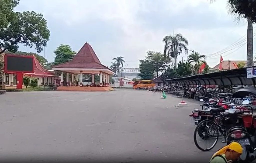Tarif Parkir Rp800 Ribu